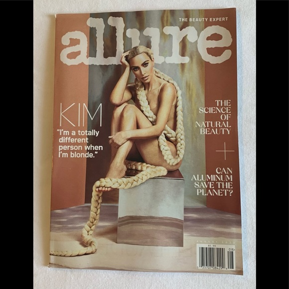 allure Kim Kardashian “The Beauty Expert”Issue August 2022 Magazine - Picture 1 of 7